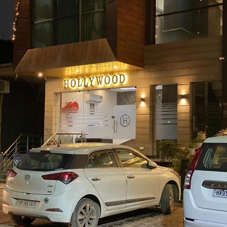 Hotel Hollywood Zirakpur Chandigarh - Family Hotel Dış mekan fotoğraf