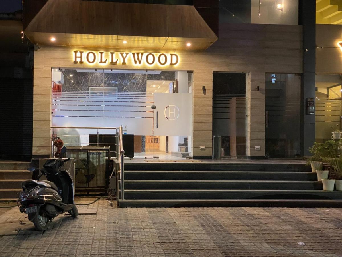 Hotel Hollywood Zirakpur Chandigarh - Family Hotel Dış mekan fotoğraf